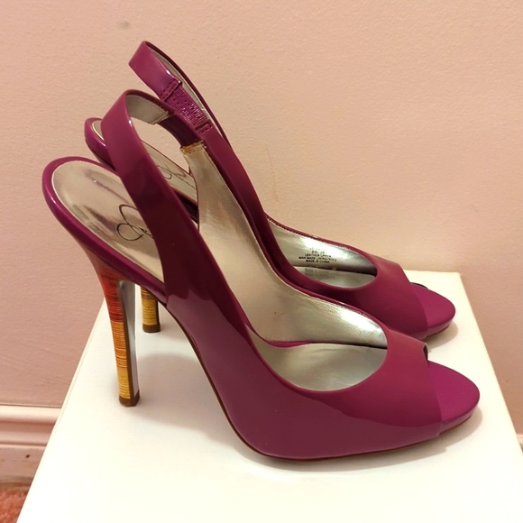 Jessica Simpson Hardy 36 - Picture 2 of 5